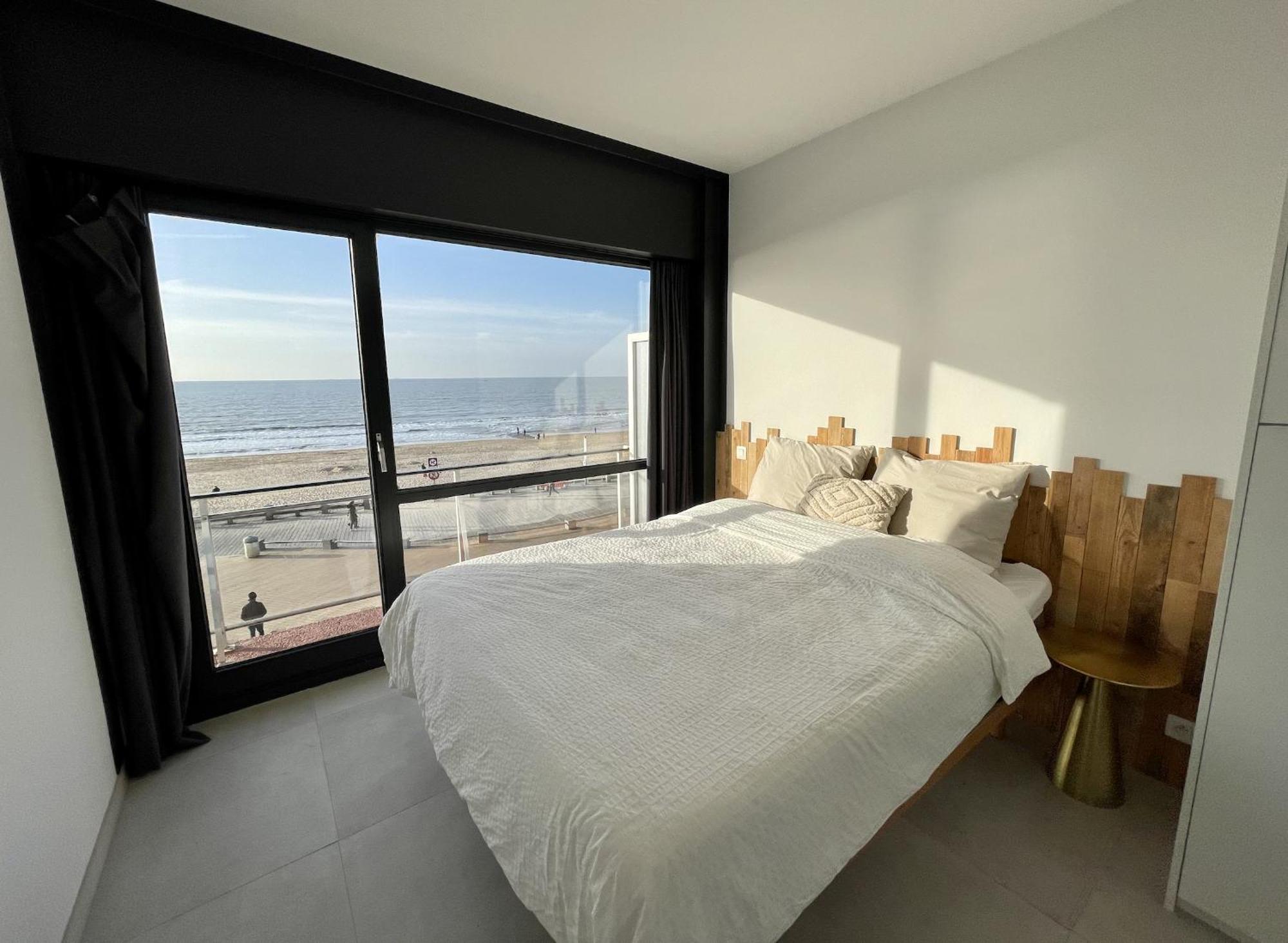 Panoramic Seaview Apartment With Free Private Garage Ostende Kültér fotó